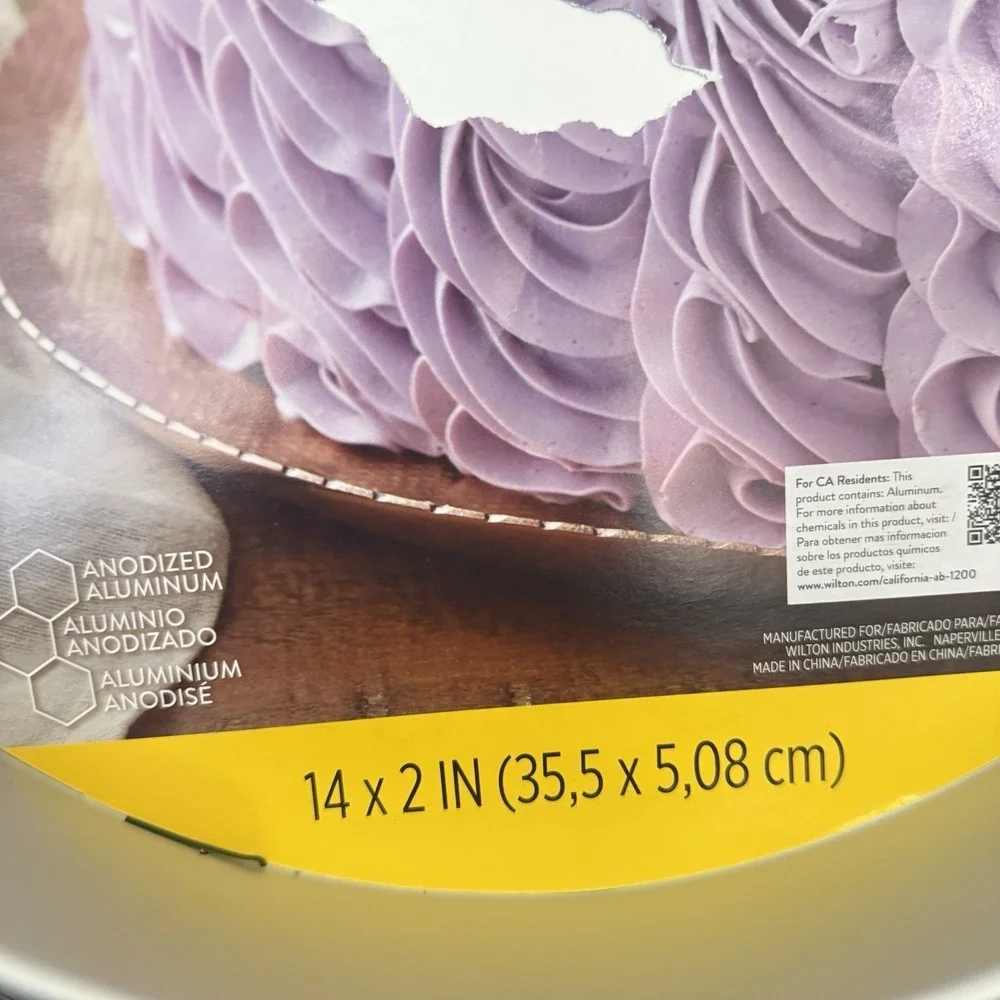 NEW Wilton Performance Cake Pan-Round 14
